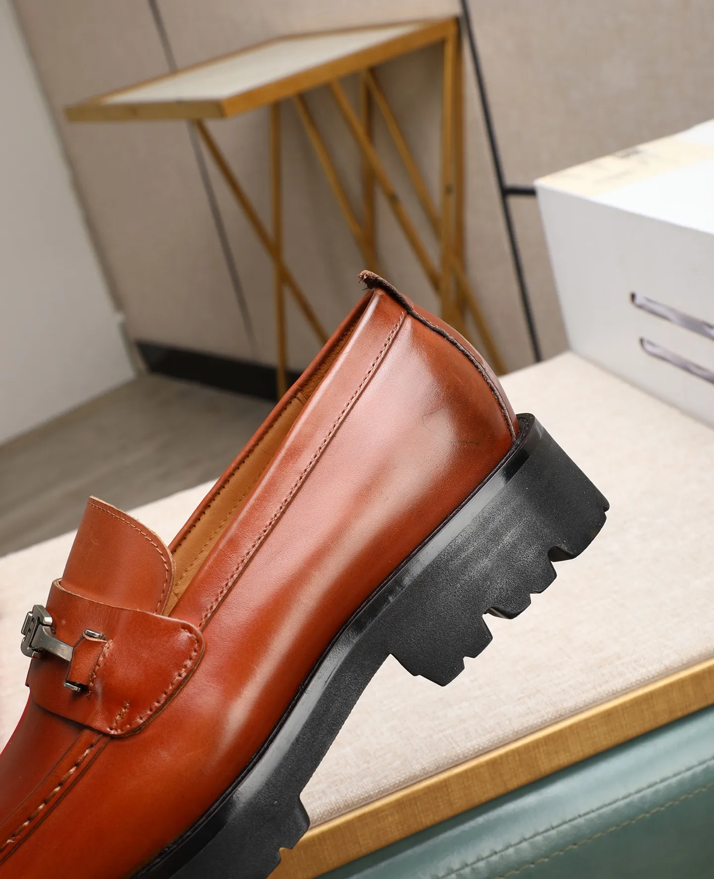 Men's shoes 💰500 📛📛(water-dyed cow lining) Salvatore Ferragamo high-end (Salvatore Ferragamo) is the top international luxury footwear brand. It comes from the fashion kingdom of Italy. It is famous all over the world for its traditional handmade design and novel styles...🚶🏻🚶🏻New suit shoes are available simultaneously at the counter. This model is purely handmade. The fabric is imported Italian calfskin➕soft water-dyed cowhide lining. Original authentic outsole🌀🌀Size: 38➖44.